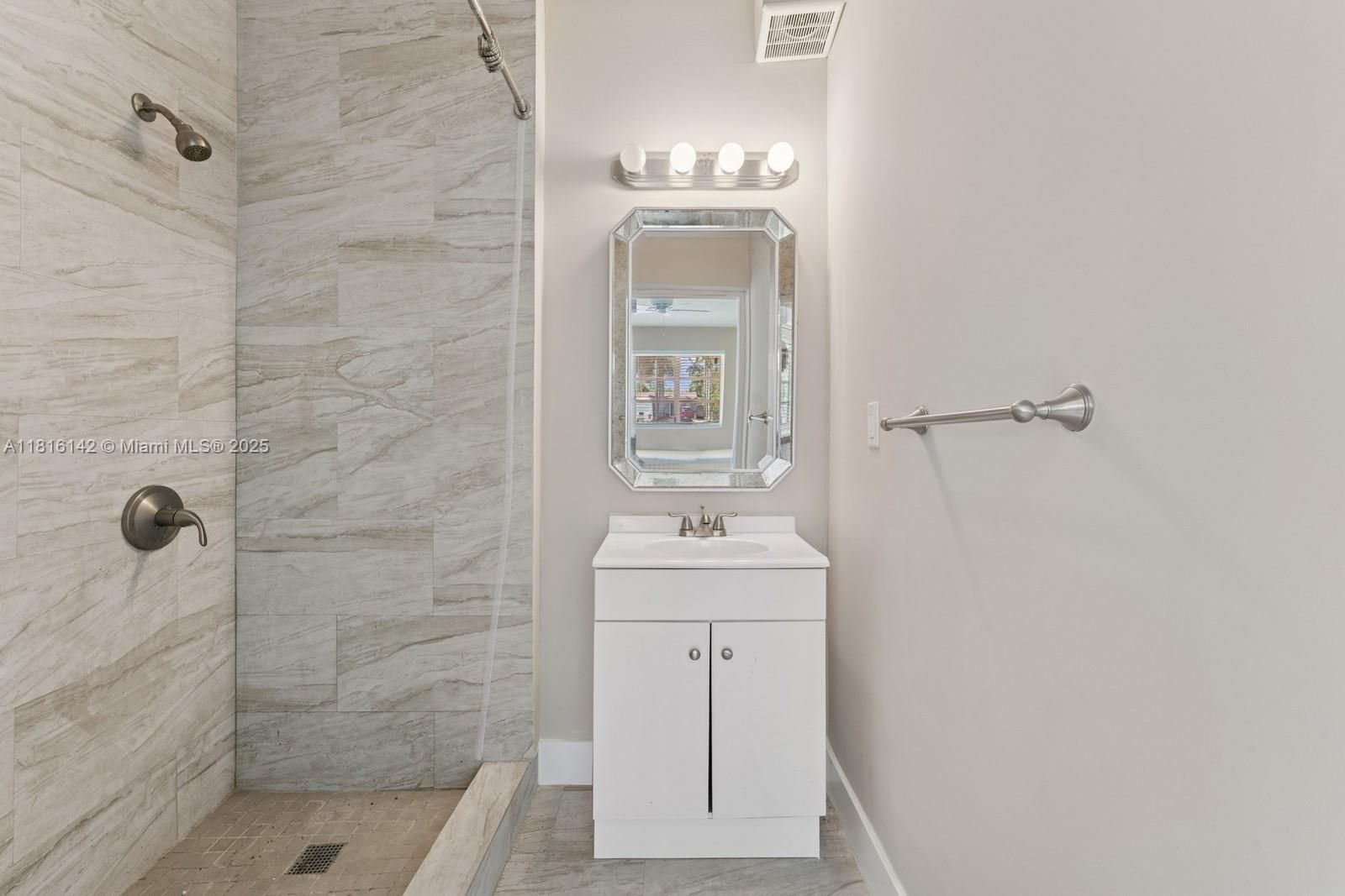 Real estate property located at 919 4th St, Broward, Gulfstream Estates, Hallandale Beach, FL
