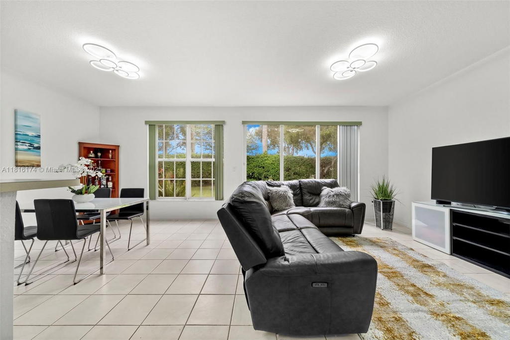 Real estate property located at 1968 79th Way, Broward, Walnut Creek Townhomes, Pembroke Pines, FL
