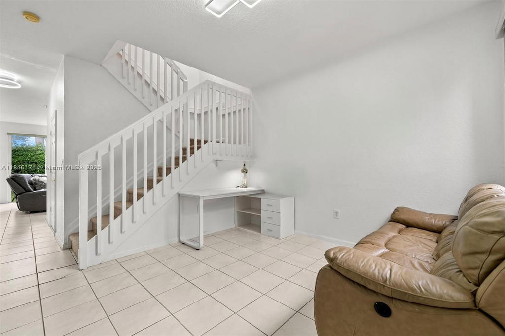 Real estate property located at 1968 79th Way, Broward, Walnut Creek Townhomes, Pembroke Pines, FL