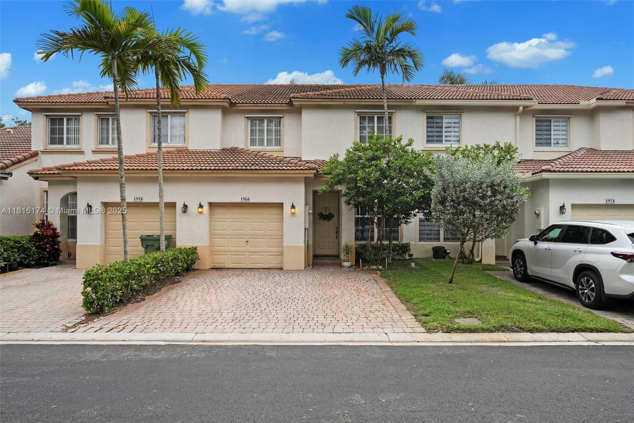 Real estate property located at 1968 79th Way, Broward, Walnut Creek Townhomes, Pembroke Pines, FL