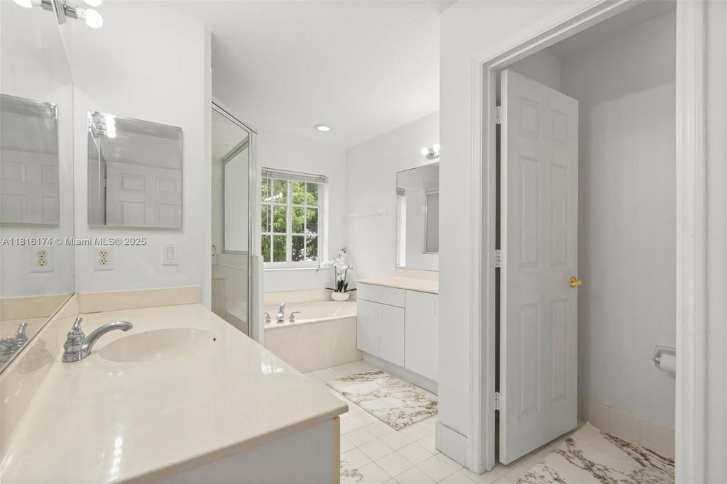 Real estate property located at 1968 79th Way, Broward, Walnut Creek Townhomes, Pembroke Pines, FL