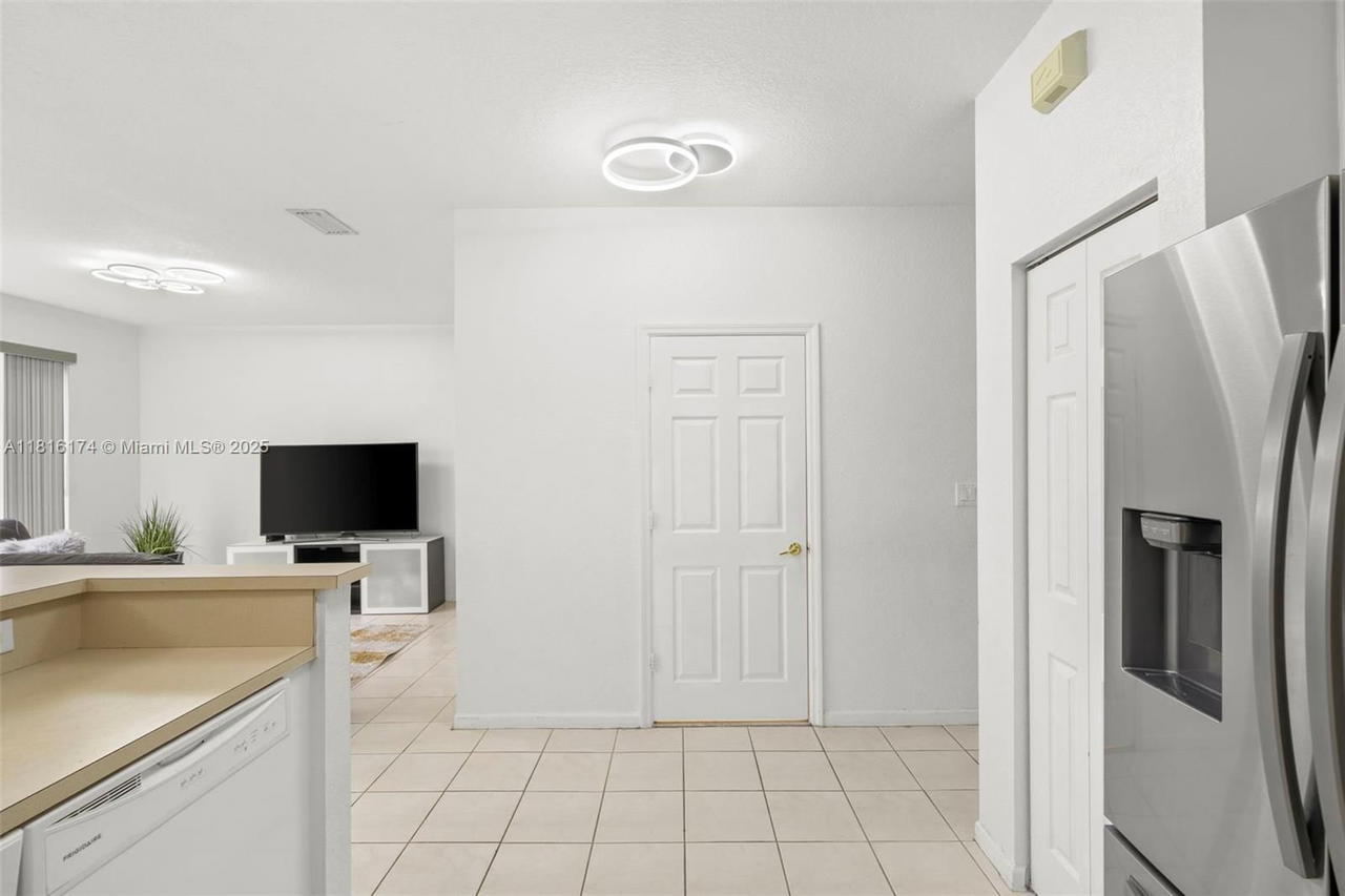 Real estate property located at 1968 79th Way, Broward, Walnut Creek Townhomes, Pembroke Pines, FL
