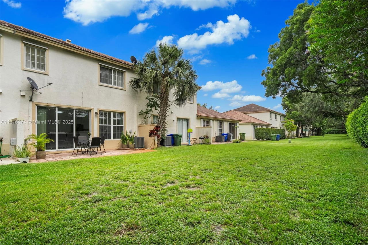 Real estate property located at 1968 79th Way, Broward, Walnut Creek Townhomes, Pembroke Pines, FL