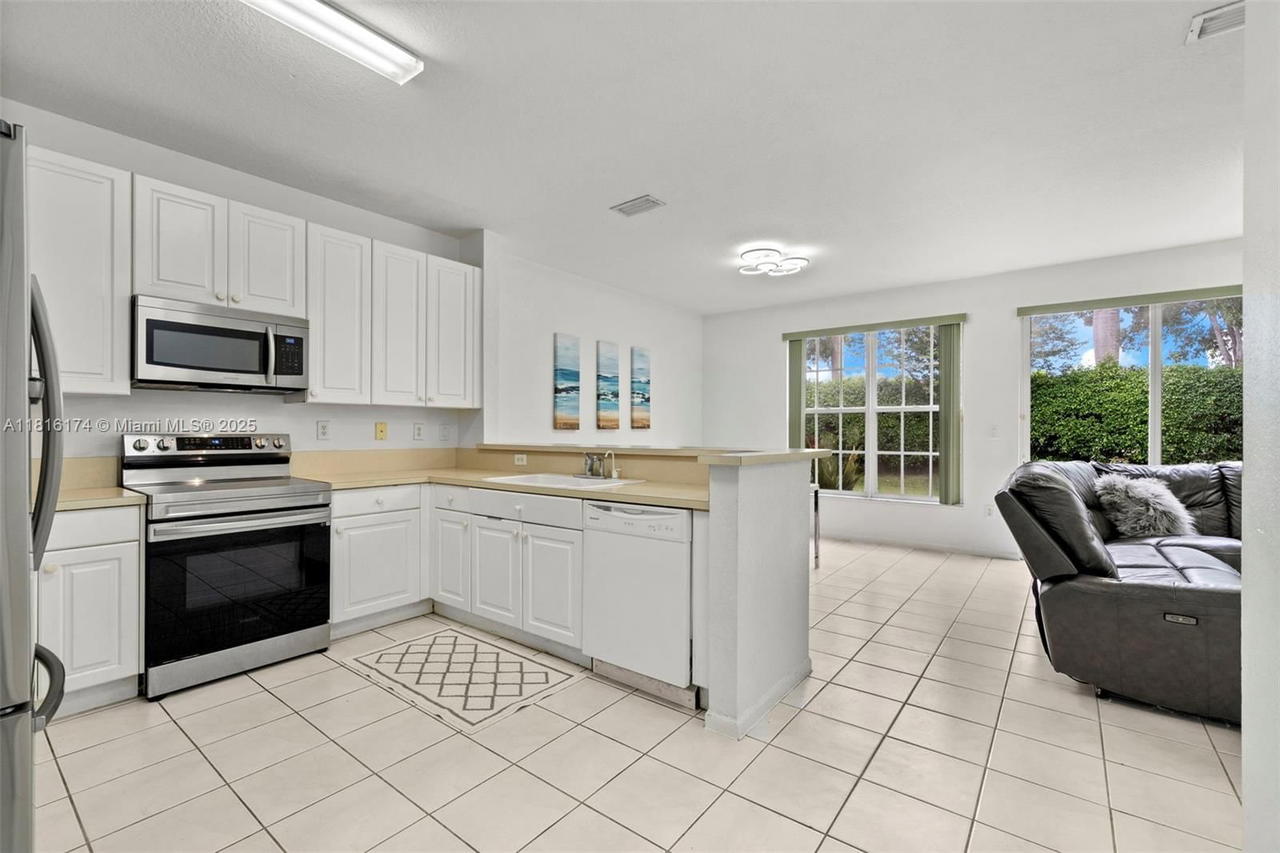 Real estate property located at 1968 79th Way, Broward, Walnut Creek Townhomes, Pembroke Pines, FL