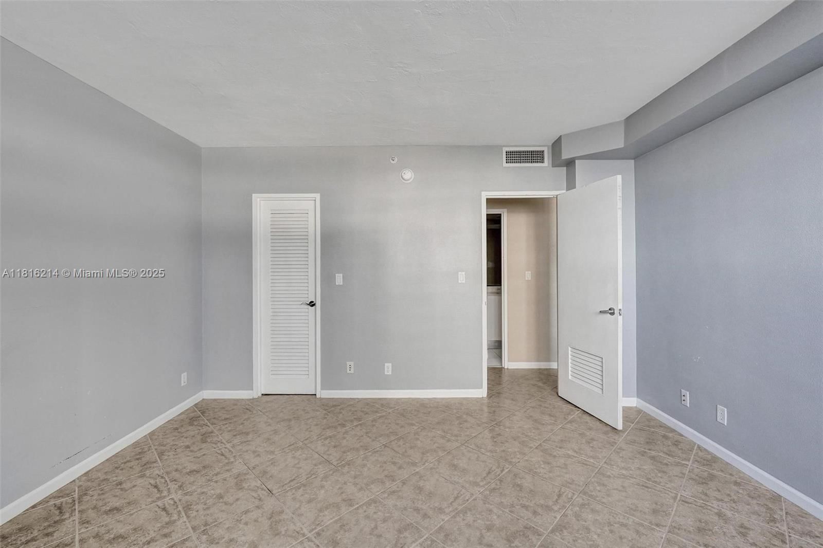 Real estate property located at 3001 Ocean Dr #247, Broward, Residences On Hollywood B, Hollywood, FL