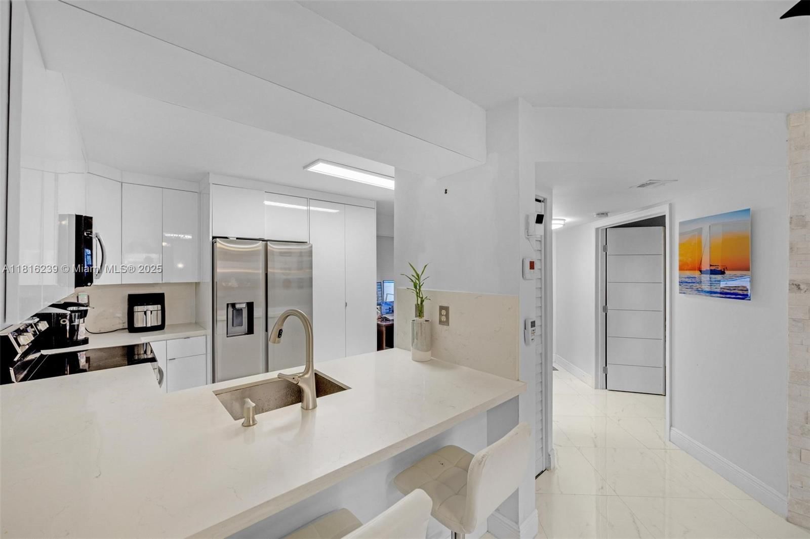 Real estate property located at 15499 Miami Lakeway N #208, Miami-dade, Celebration Point Condo #, Miami Lakes, FL