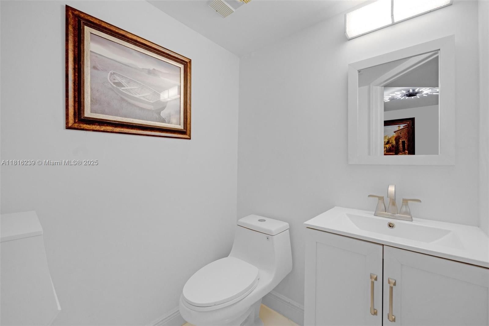 Real estate property located at 15499 Miami Lakeway N #208, Miami-dade, Celebration Point Condo #, Miami Lakes, FL