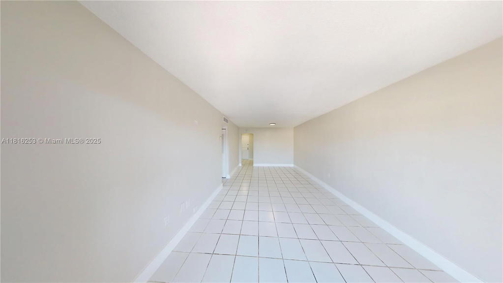 Real estate property located at 677 9th Ave #309, Miami-dade, Vista Alegre Condo, Miami, FL