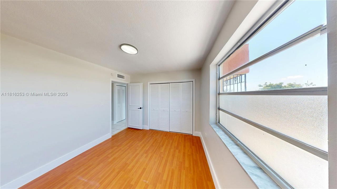 Real estate property located at 677 9th Ave #309, Miami-dade, Vista Alegre Condo, Miami, FL