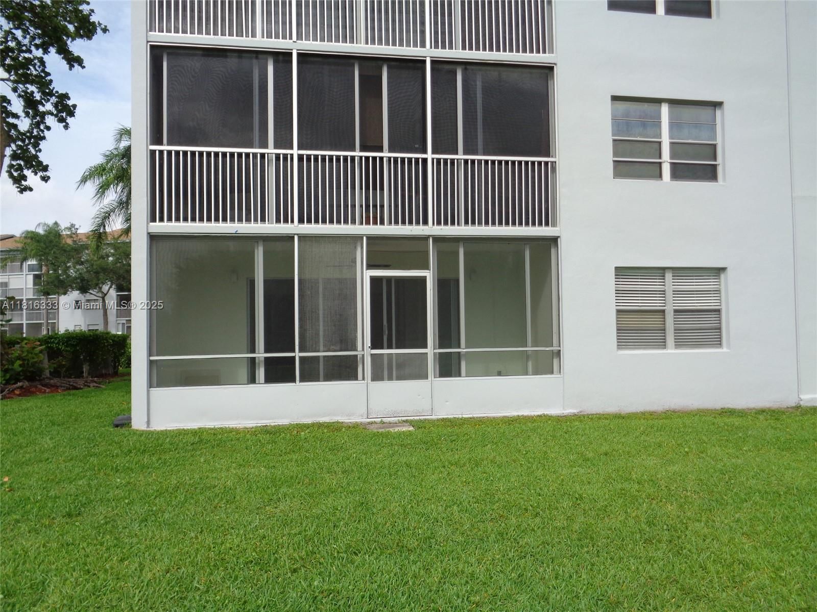 Real estate property located at 900 125th Way #112R, Broward, Buckingham East At Centur, Pembroke Pines, FL