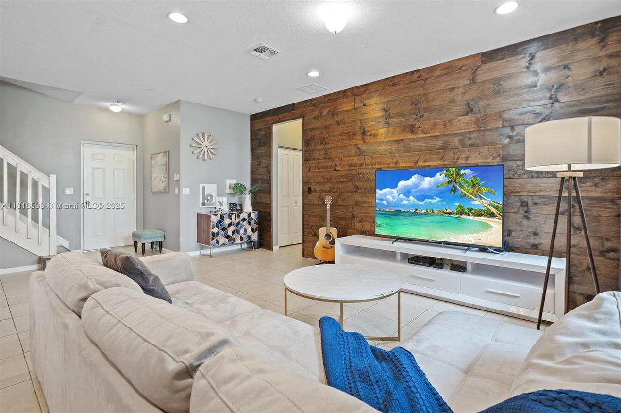 Real estate property located at 4164 Cascada Cir, Broward, Cascada At Monterra, Cooper City, FL