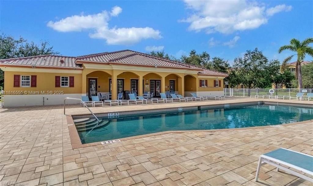 Real estate property located at 4105 Residence dr #721, Lee, The Residence, Fort Myers, FL