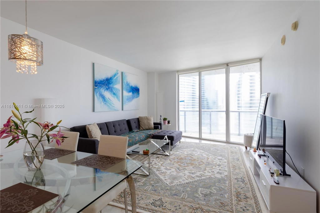 Real estate property located at 475 Brickell Ave #3512, Miami-dade, Iconbrickell Condo No 1, Miami, FL