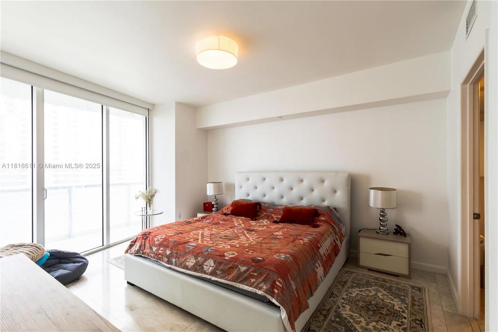 Real estate property located at 475 Brickell Ave #3512, Miami-dade, Iconbrickell Condo No 1, Miami, FL