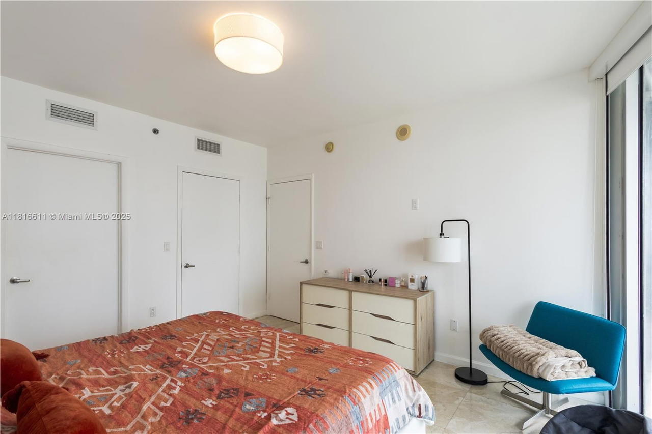 Real estate property located at 475 Brickell Ave #3512, Miami-dade, Iconbrickell Condo No 1, Miami, FL