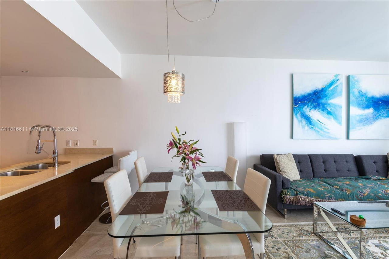 Real estate property located at 475 Brickell Ave #3512, Miami-dade, Iconbrickell Condo No 1, Miami, FL