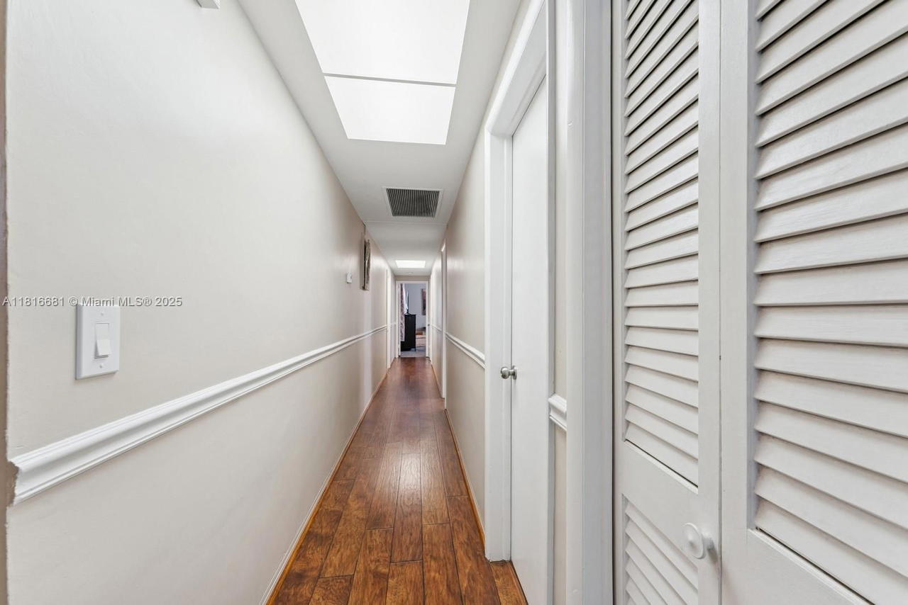 Real estate property located at 1305 47th Ave, Broward, Hollywood Hills, Hollywood, FL