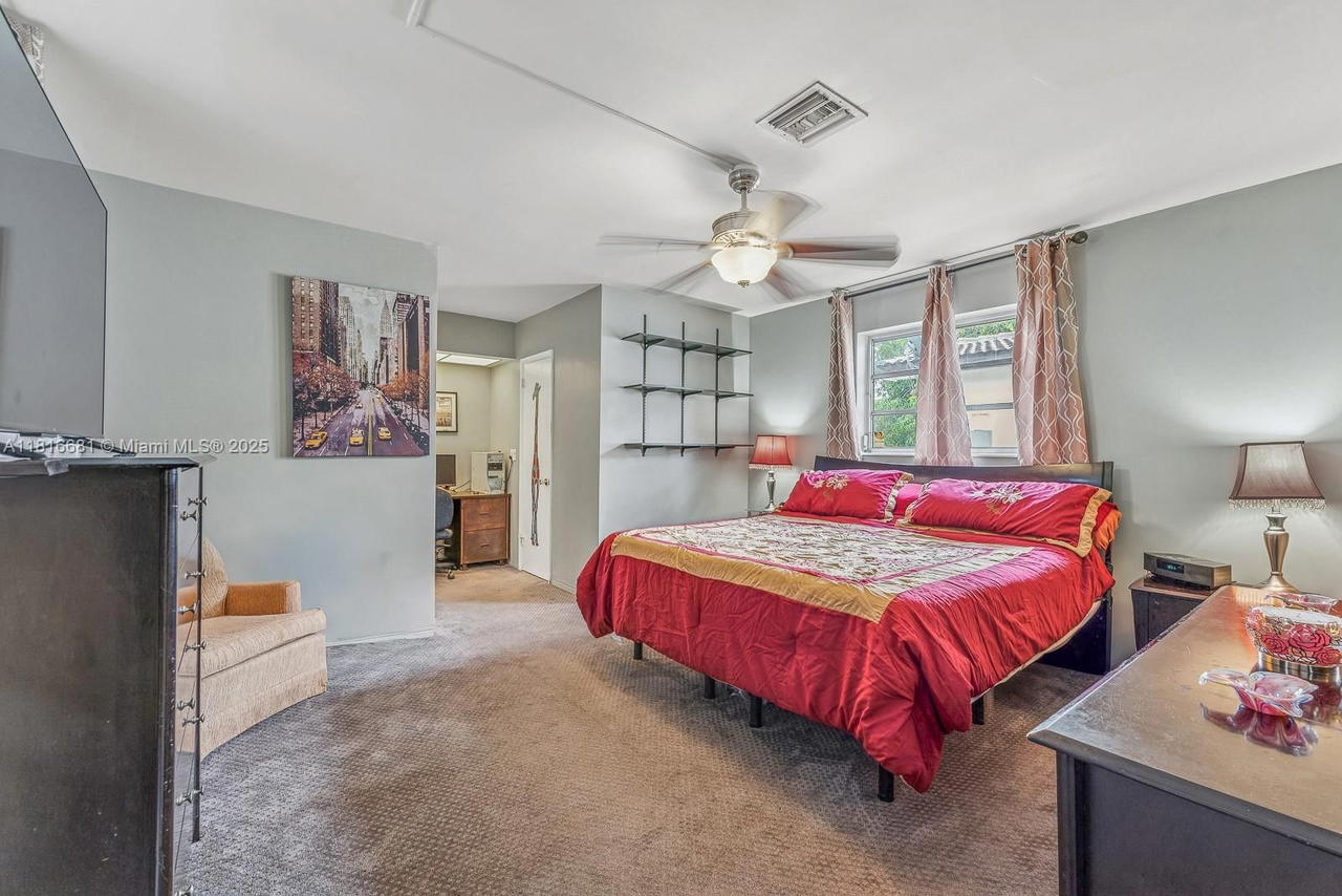 Real estate property located at 1305 47th Ave, Broward, Hollywood Hills, Hollywood, FL