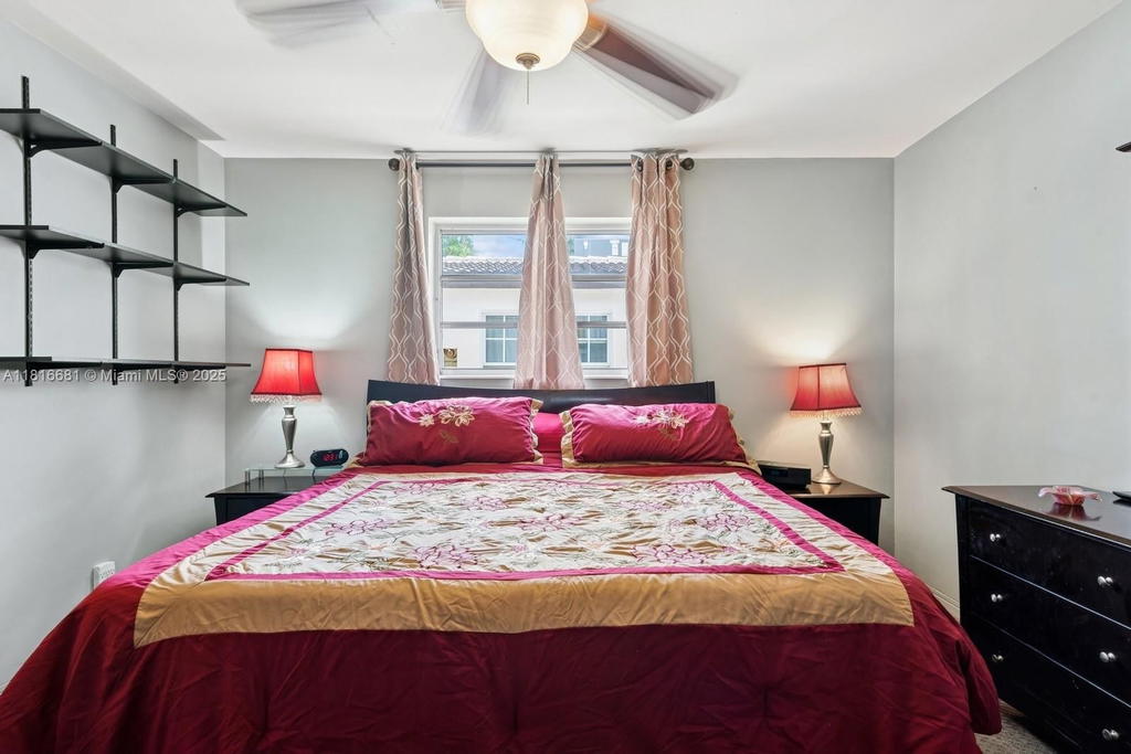 Real estate property located at 1305 47th Ave, Broward, Hollywood Hills, Hollywood, FL