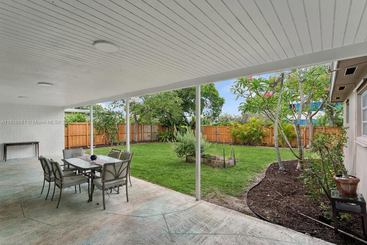 Real estate property located at 1305 47th Ave, Broward, Hollywood Hills, Hollywood, FL