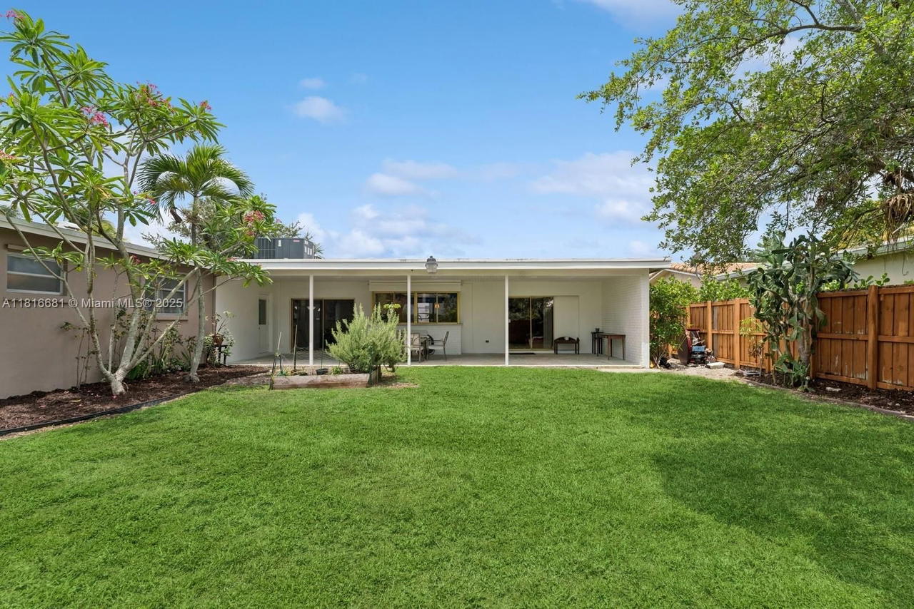 Real estate property located at 1305 47th Ave, Broward, Hollywood Hills, Hollywood, FL