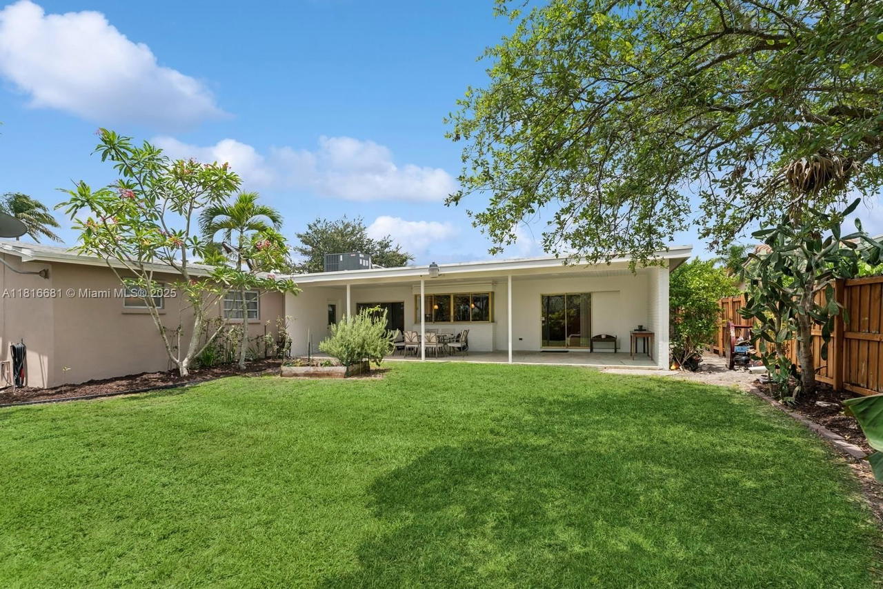 Real estate property located at 1305 47th Ave, Broward, Hollywood Hills, Hollywood, FL