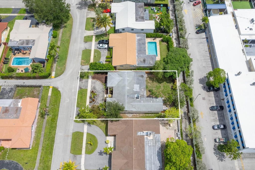Real estate property located at 1305 47th Ave, Broward, Hollywood Hills, Hollywood, FL