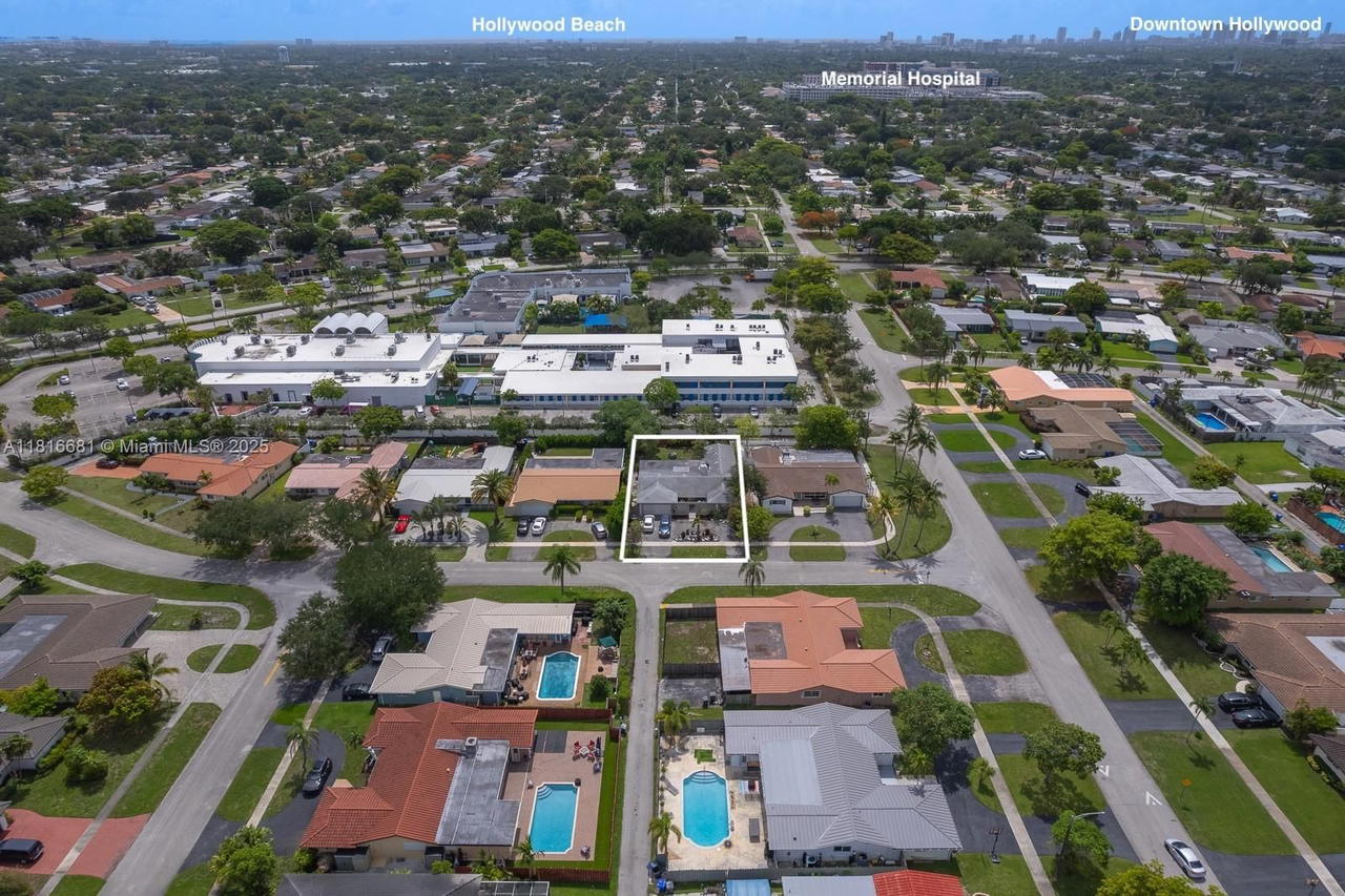Real estate property located at 1305 47th Ave, Broward, Hollywood Hills, Hollywood, FL