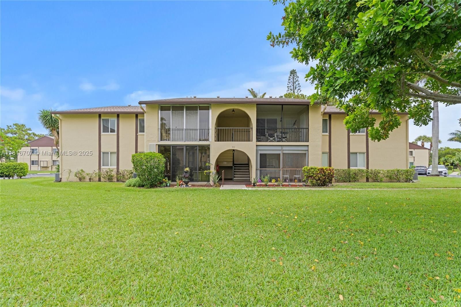 Real estate property located at 311 Pine Ridge Cir C-2, Palm Beach, Pine Ridge Iii Condo, Green Acres, FL