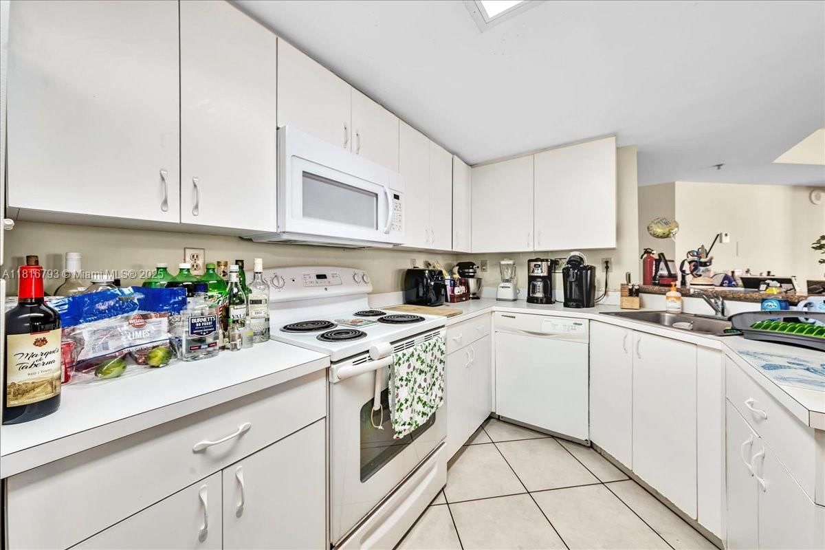 Real estate property located at 2351 Douglas Rd #1204, Miami-dade, Gables Terrace Condo, Miami, FL