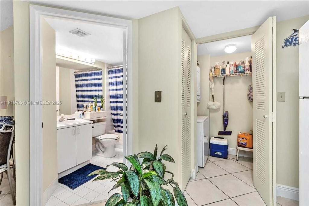 Real estate property located at 2351 Douglas Rd #1204, Miami-dade, Gables Terrace Condo, Miami, FL
