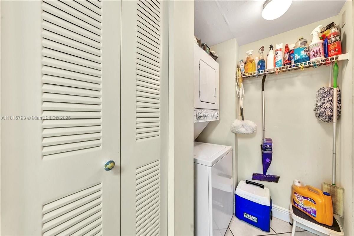 Real estate property located at 2351 Douglas Rd #1204, Miami-dade, Gables Terrace Condo, Miami, FL