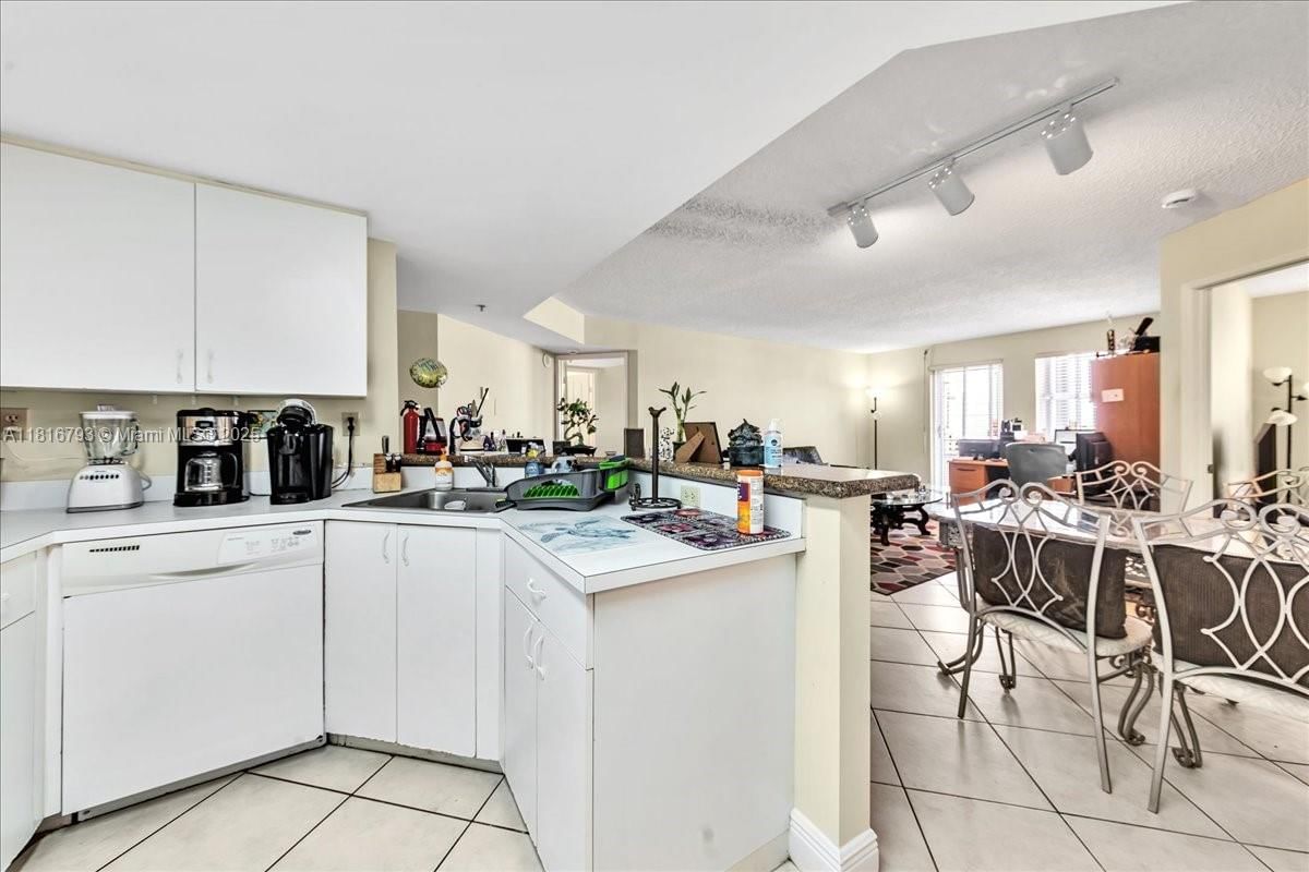 Real estate property located at 2351 Douglas Rd #1204, Miami-dade, Gables Terrace Condo, Miami, FL