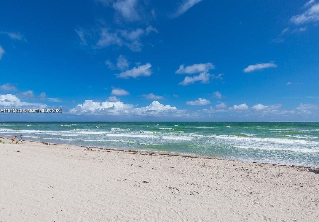Real estate property located at 3725 Ocean Dr #1224, Broward, Sea Air Towers Condo, Hollywood, FL