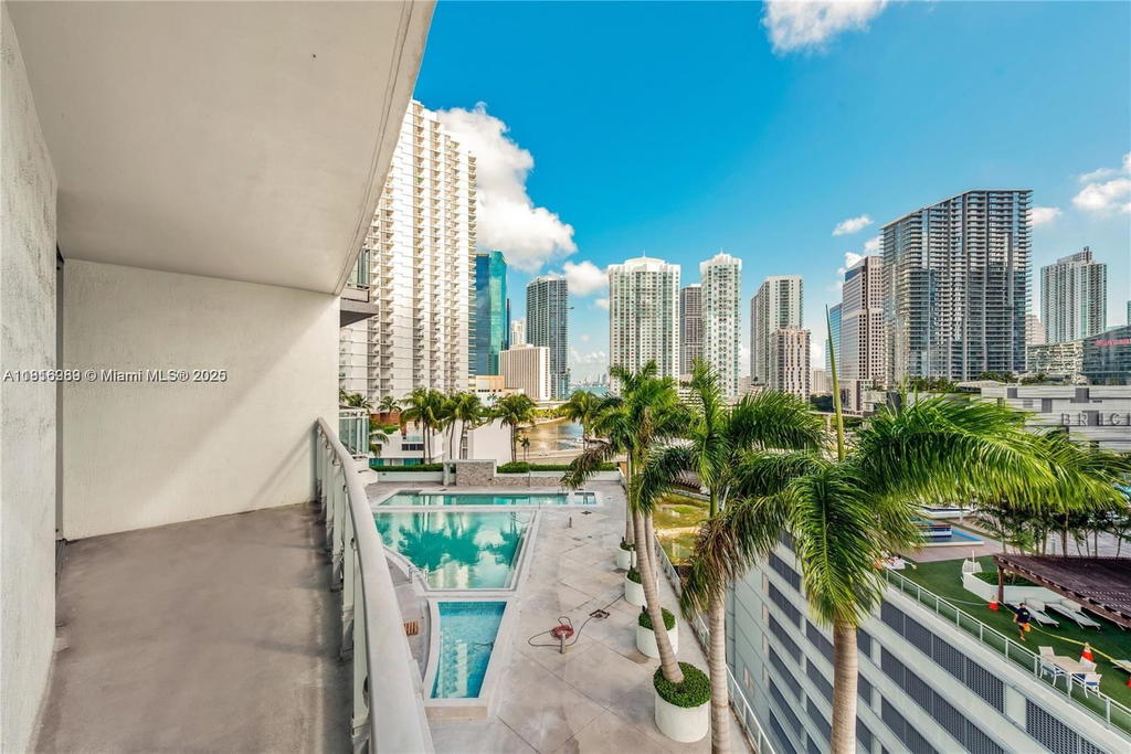 Real estate property located at 90 3rd St #1413, Miami-dade, Ivy Condo, Miami, FL