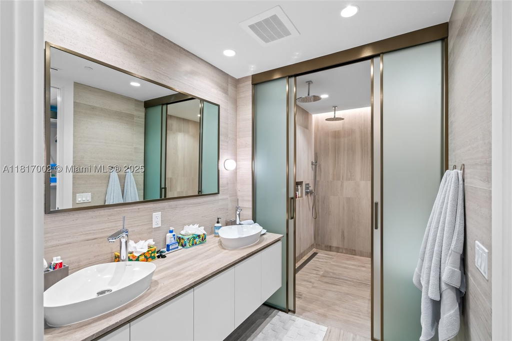Real estate property located at 5775 Collins Ave #1602, Miami-dade, Amd Pl Of 2nd Ocean Front, Miami Beach, FL