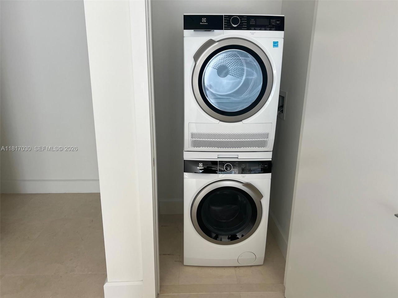 Real estate property located at 700 26th Ter #2004, Miami-dade, Escottonia Park, Miami, FL