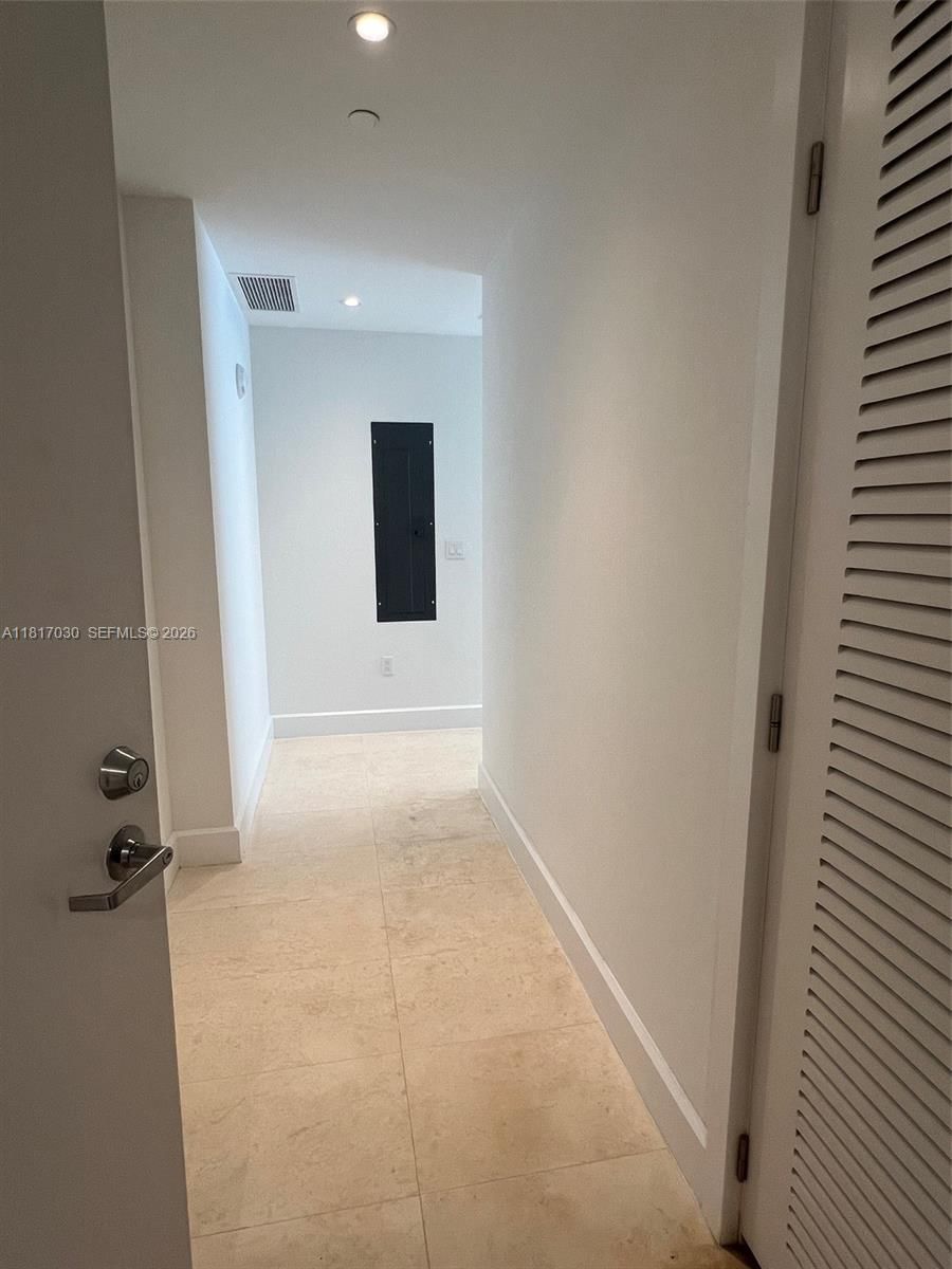 Real estate property located at 700 26th Ter #2004, Miami-dade, Escottonia Park, Miami, FL