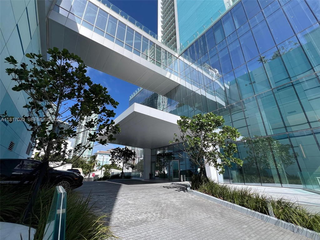 Real estate property located at 700 26th Ter #2004, Miami-dade, Escottonia Park, Miami, FL
