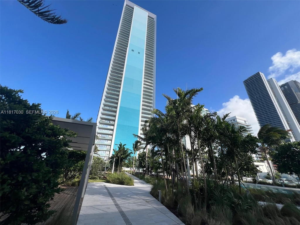 Real estate property located at 700 26th Ter #2004, Miami-dade, Escottonia Park, Miami, FL