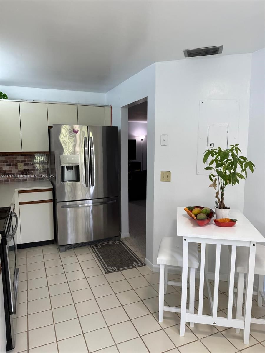 Real estate property located at 3631 Inverrary Blvd, Broward, S & R Of Inverrary, Lauderhill, FL