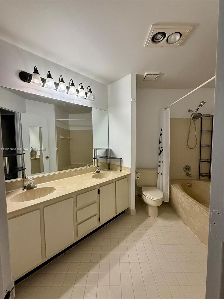 Real estate property located at 3631 Inverrary Blvd, Broward, S & R Of Inverrary, Lauderhill, FL