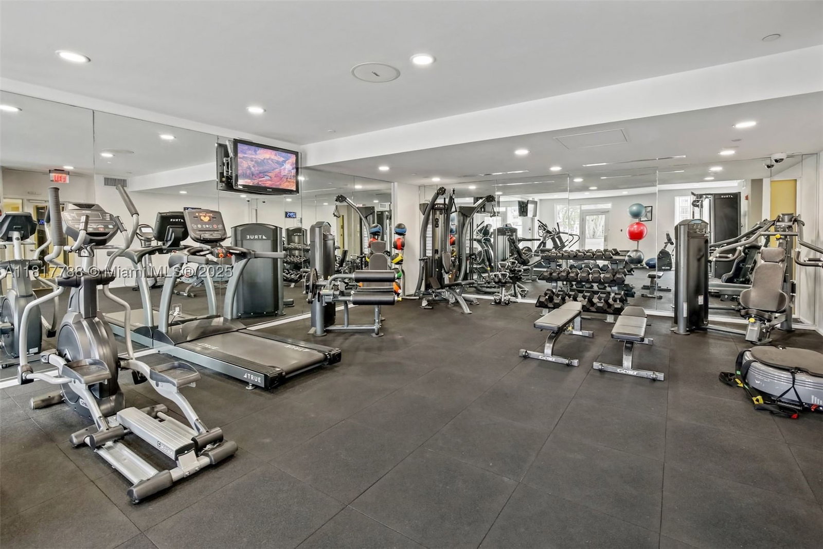 Real estate property located at 10 Aragon Ave #919, Miami-dade, Ten Aragon Condo, Coral Gables, FL