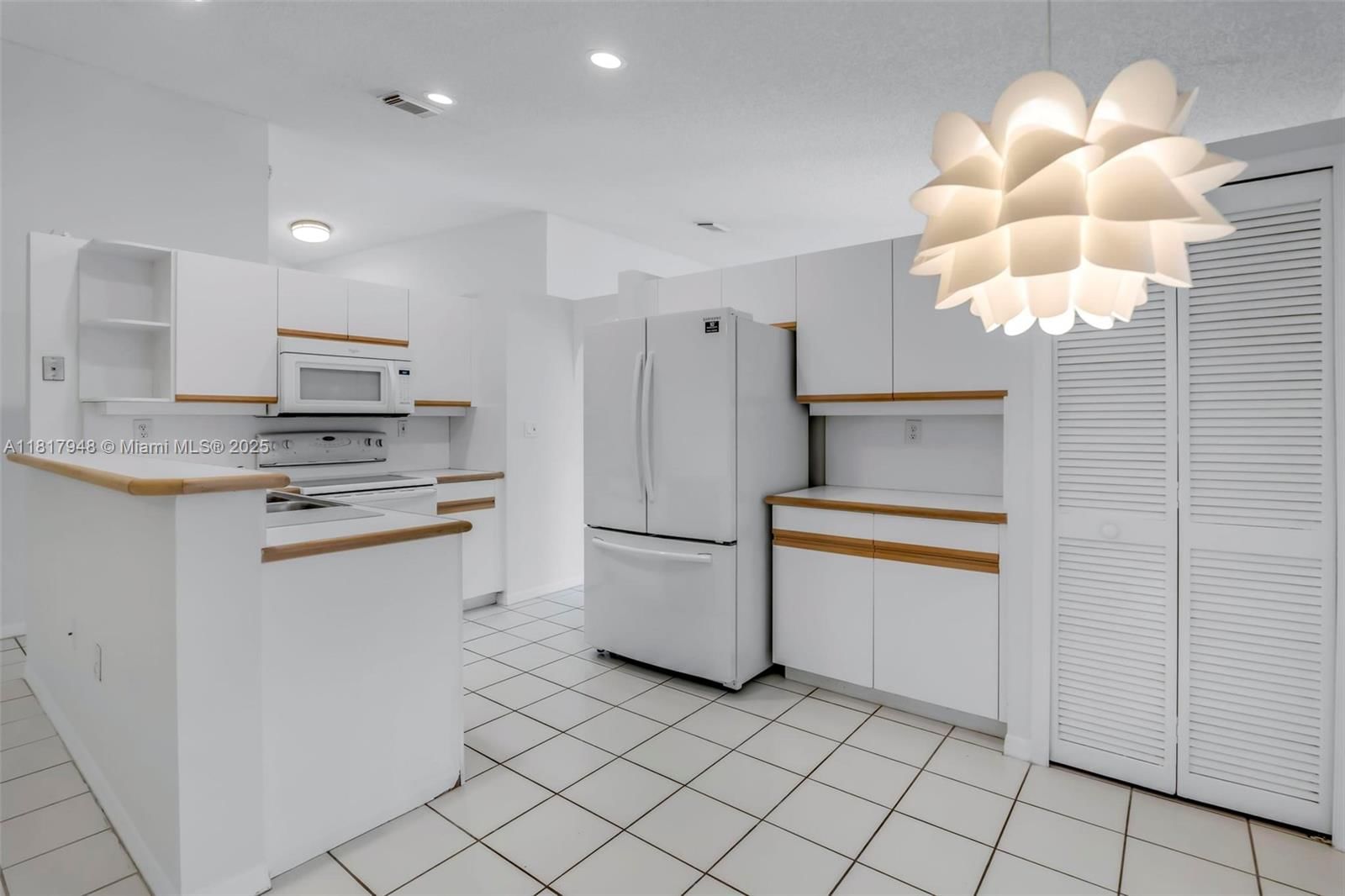 Real estate property located at 1061 191st Ave, Broward, Chapel Trail Ii, Pembroke Pines, FL