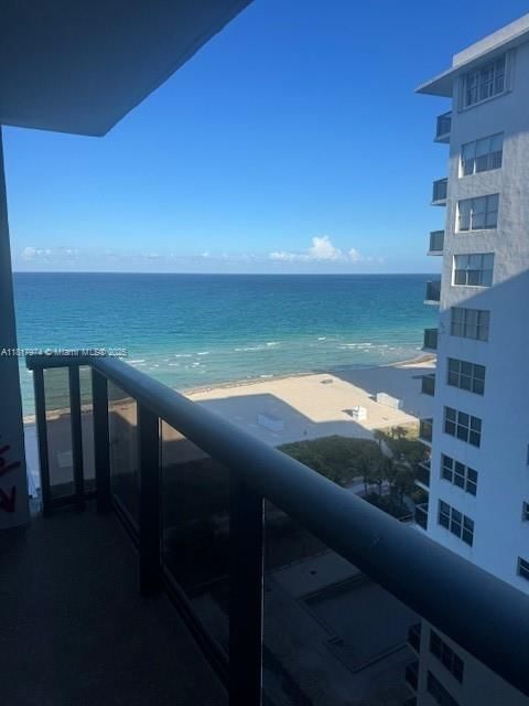 Real estate property located at 6039 Collins Ave #1516, Miami-dade, Maison Grande Condo, Miami Beach, FL