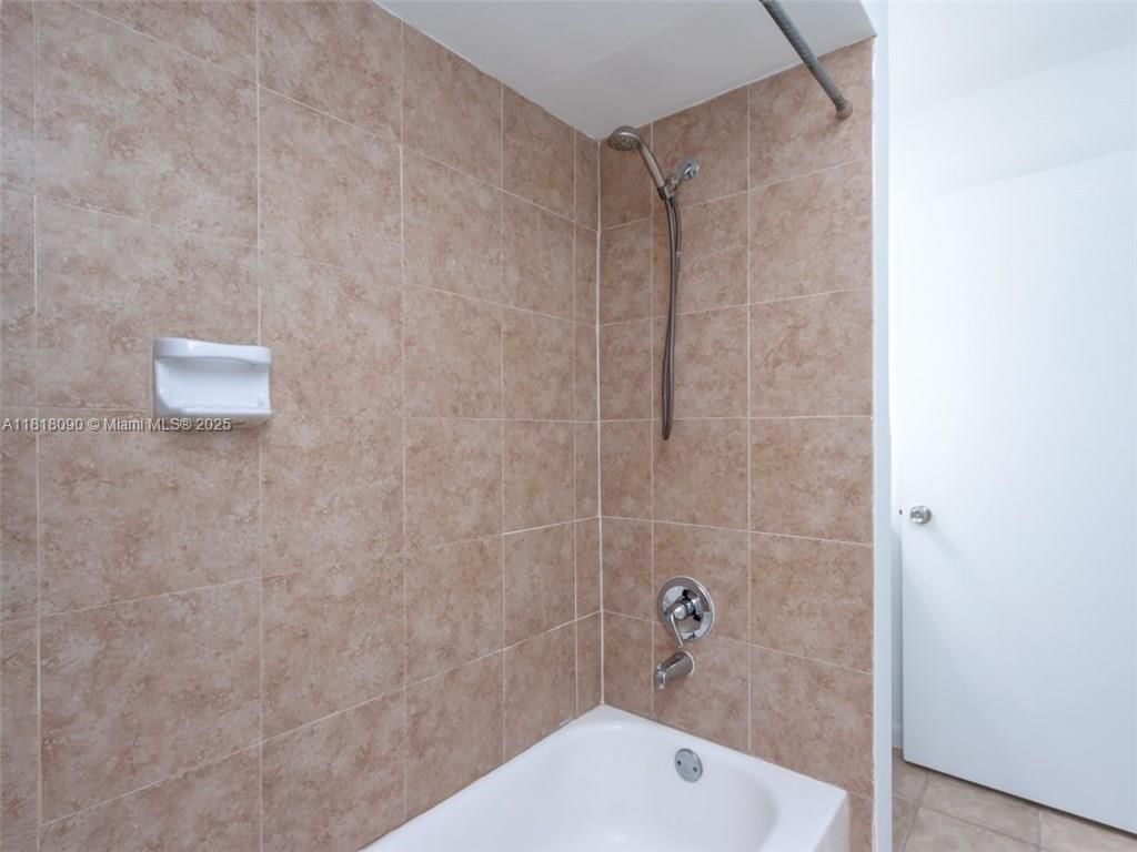Real estate property located at 1235 46th Ave #707, Broward, Royal Poinciana Condo, Pompano Beach, FL