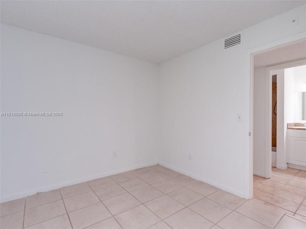 Real estate property located at 1235 46th Ave #707, Broward, Royal Poinciana Condo, Pompano Beach, FL