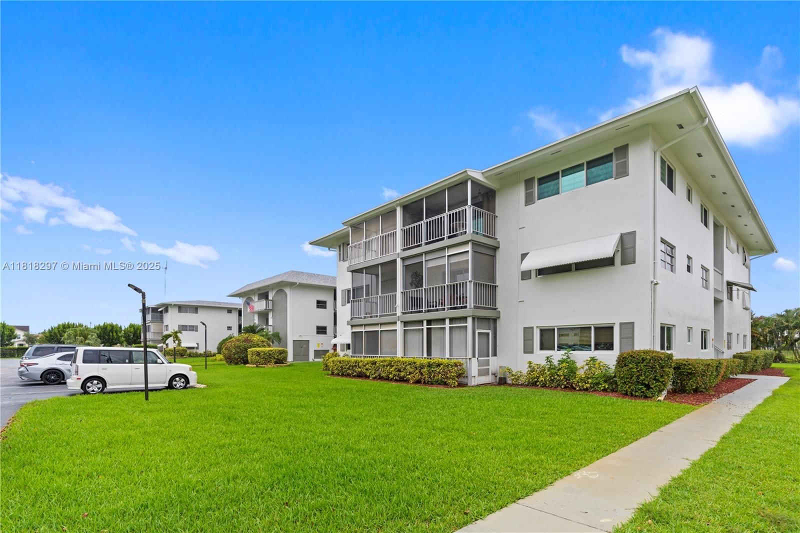 Real estate property located at 1200 Hillcrest Ct #107, Broward, Hillcrest Country Club Ap, Hollywood, FL