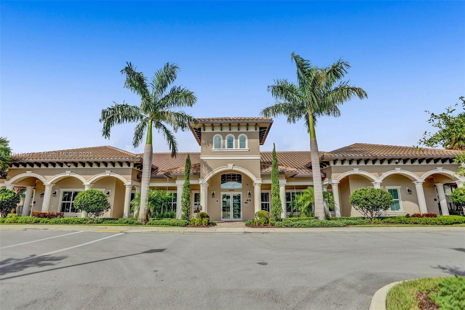 Real estate property located at 1200 Hillcrest Ct #107, Broward, Hillcrest Country Club Ap, Hollywood, FL