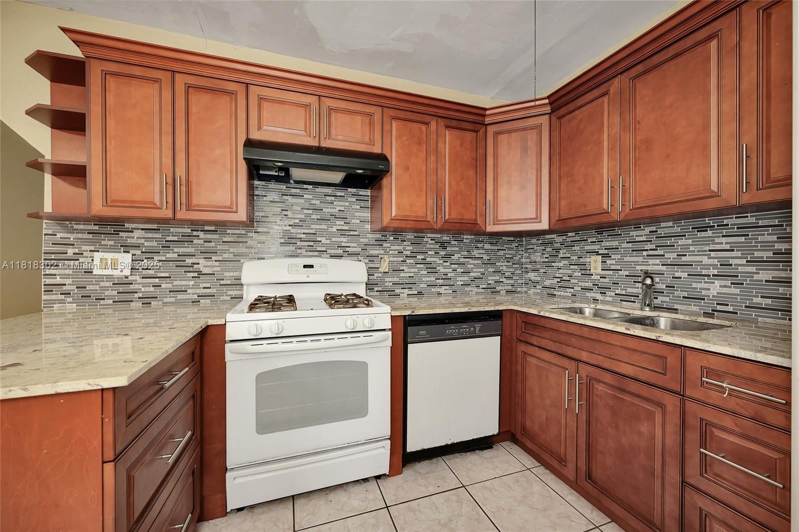 Real estate property located at 420 135th St, Miami-dade, Kerwood Manor, North Miami, FL